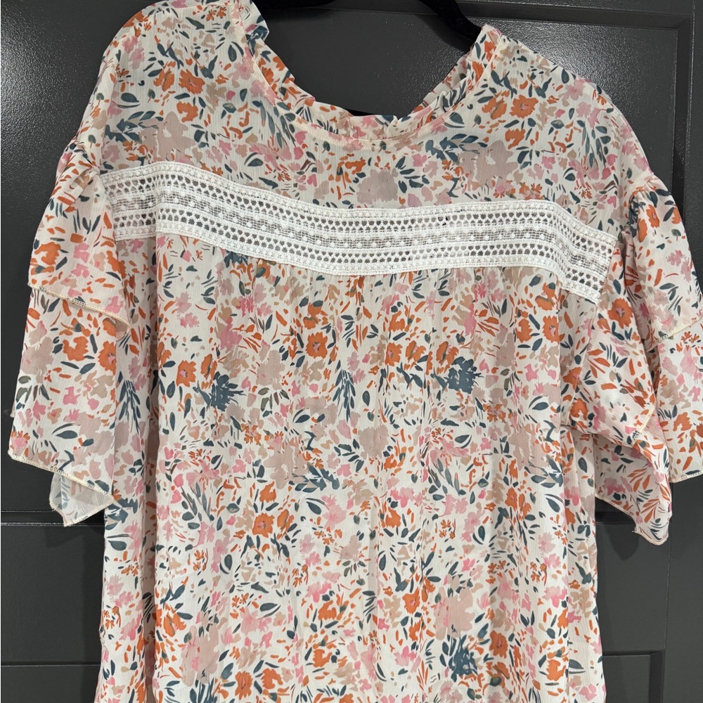 Floral Print Women's Blouse with Lace Detail